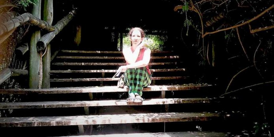 PRESENTAN EL LIBRO "CONVERSACIONES CON LAS SOMBRAS"