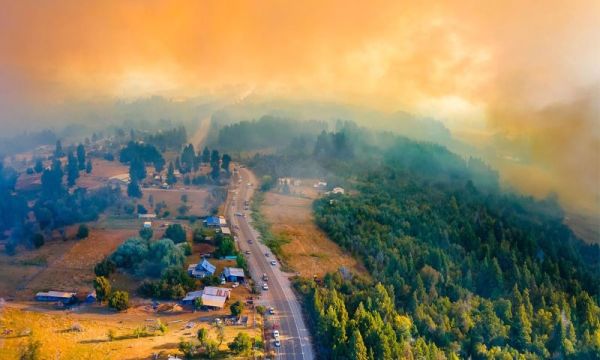 El Bolsón: el fuego amenaza y las autoridades proponen militarizar la zona